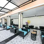 OYO 118 Beach Walk Stay